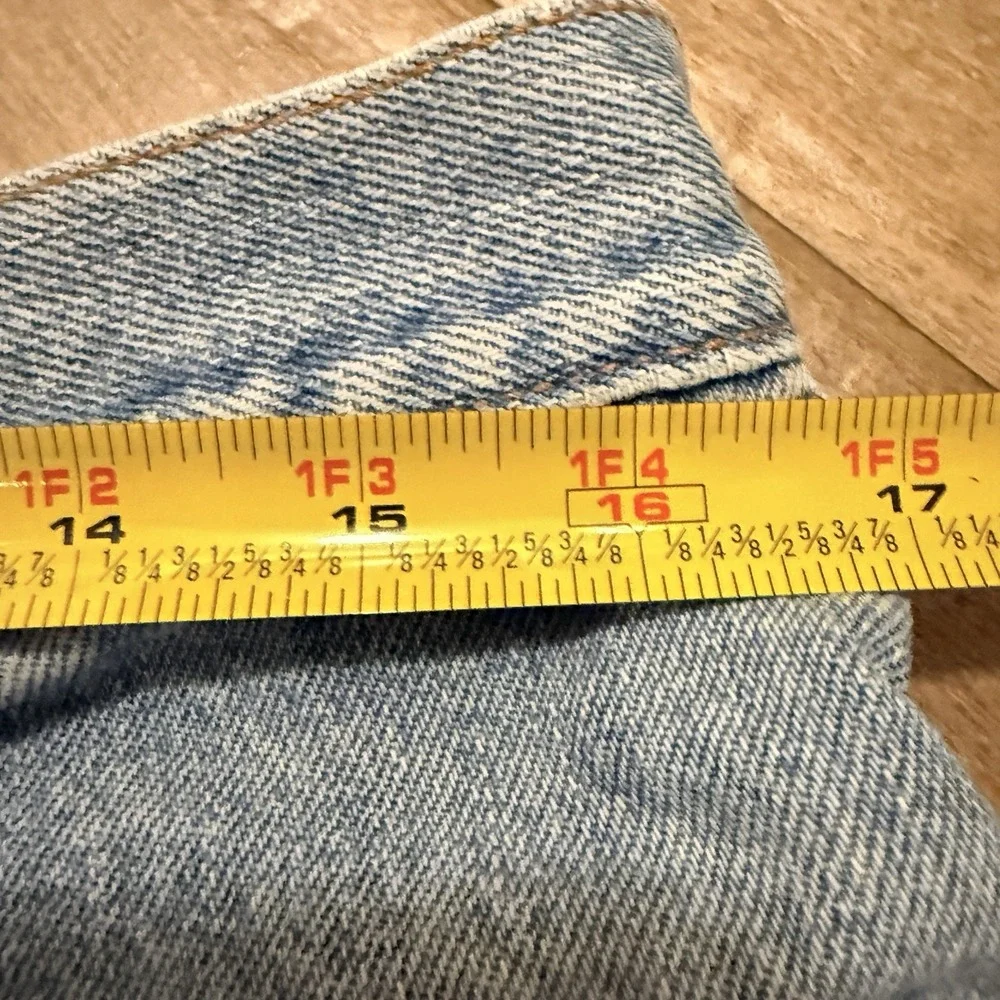 Vintage Levi's 550 Relaxed Light Wash Denim Jeans 34x32 Mexico Perfectly Worn